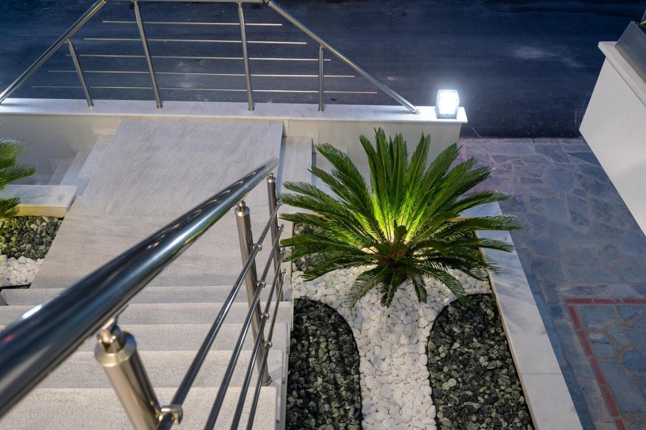 Blue Wave Luxury Suites Nea Iraklitsa Exterior foto