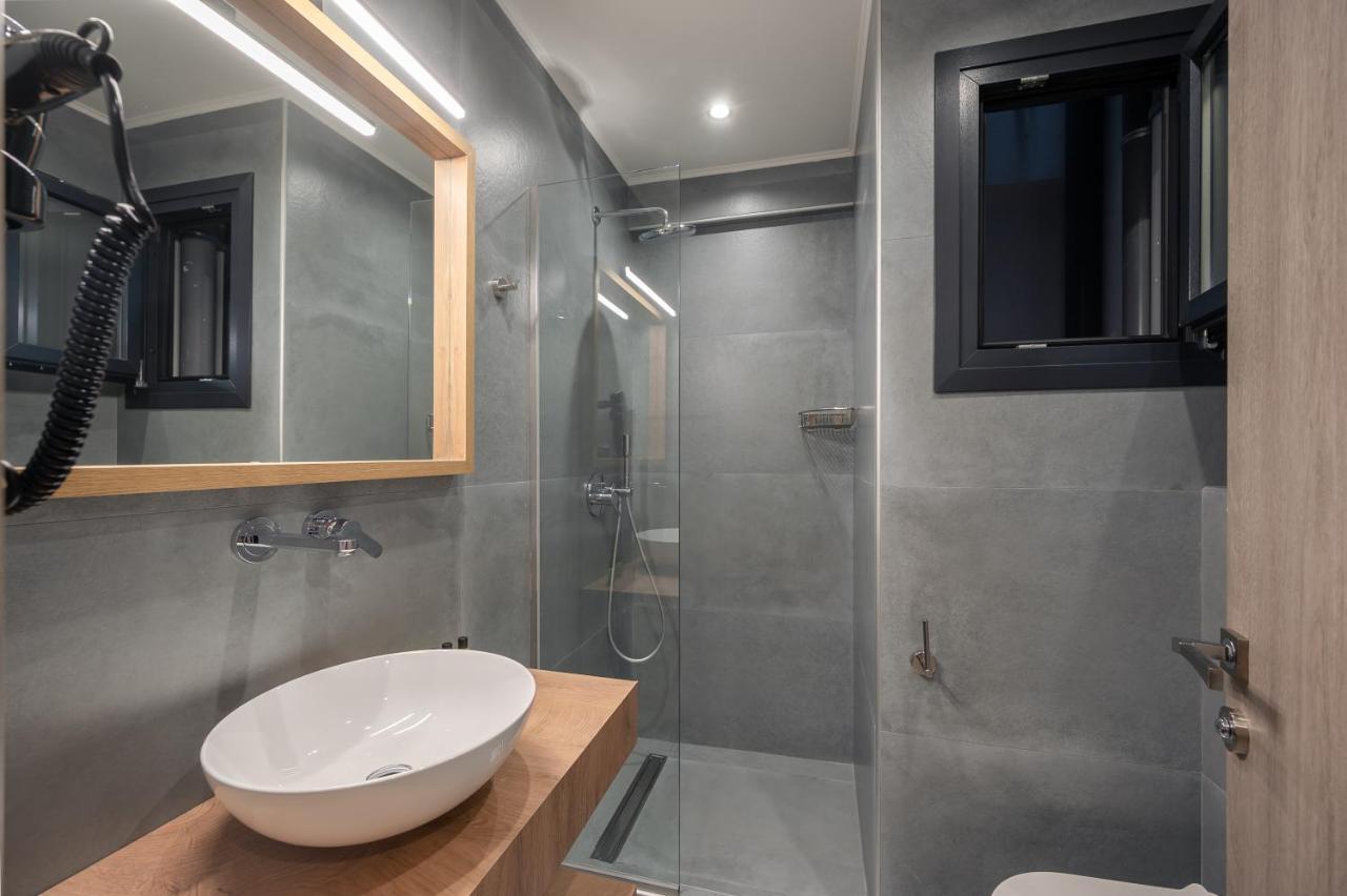 Blue Wave Luxury Suites Nea Iraklitsa Exterior foto