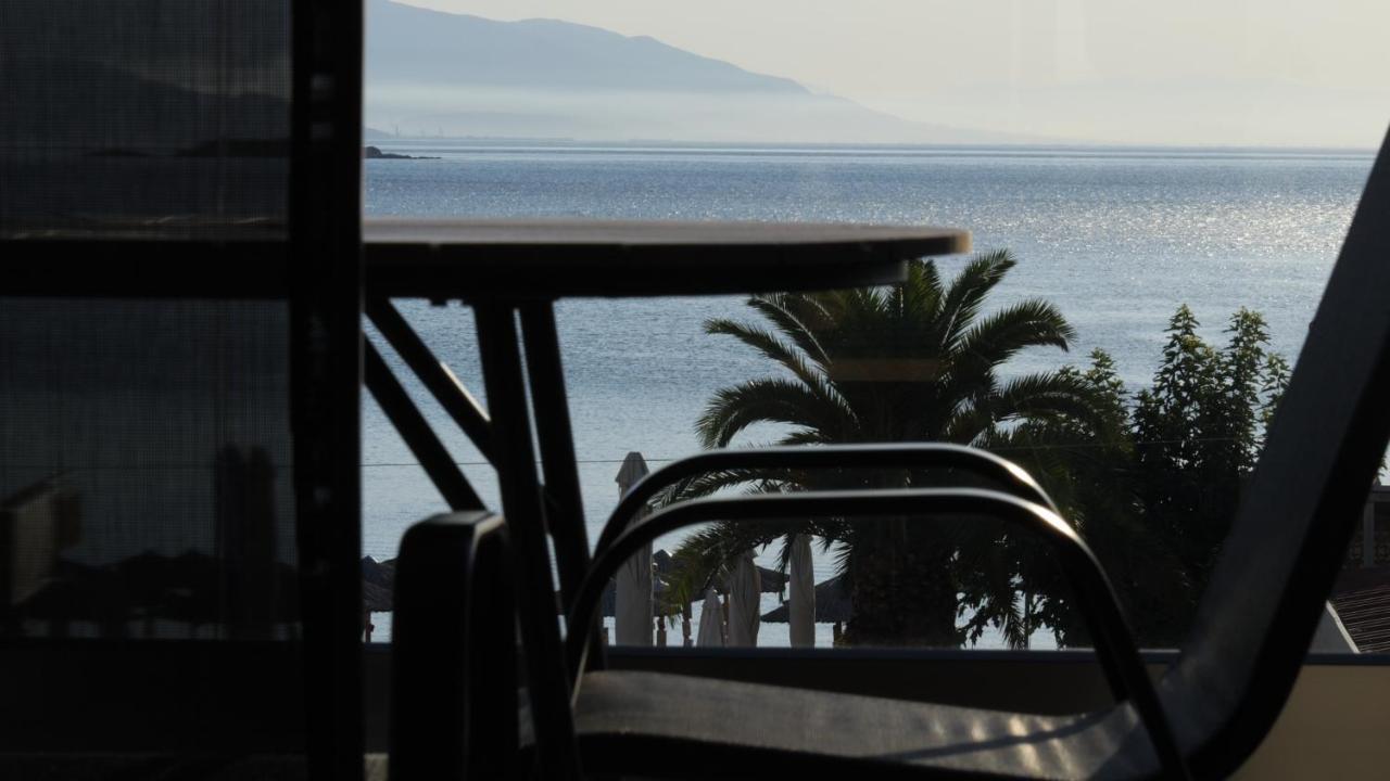 Blue Wave Luxury Suites Nea Iraklitsa Exterior foto